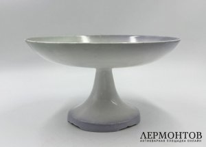 Ваза Кувшинки. Россия, Кузнецов, 1900-е гг. Фарфор, деколь с подрисовкой.