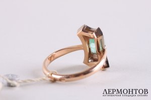 Кольцо. Изумруд 1,32 ct, бриллианты 0,24 ct 1-1. Золото 583 пробы. СССР, 1975