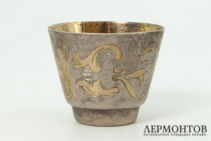 Стопка с растительным орнаментом. СССР, Мстерский завод Ювелир, 1974 год. Серебро 875