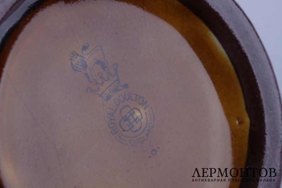Кувшин под виски. Royal Doulton England. Фаянс, начало XX века.
