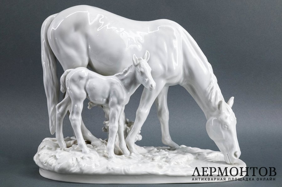 Статуэтка Лошадь с жеребенком. Мейсен, 1950-70е. Фарфор.