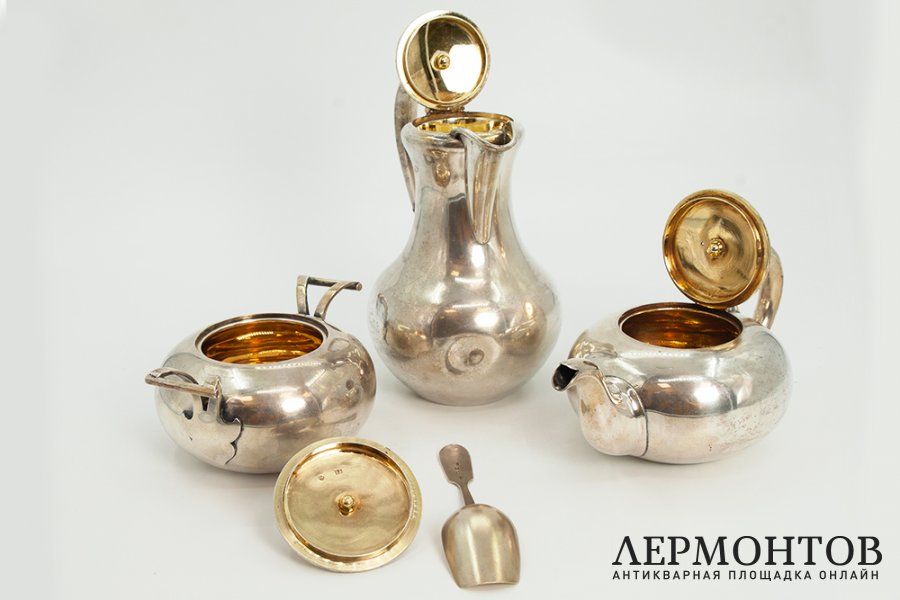 Чайно-кофейный сервиз. Российская Империя, фирма И. Сазикова, 1869-1870 г. Серебро.