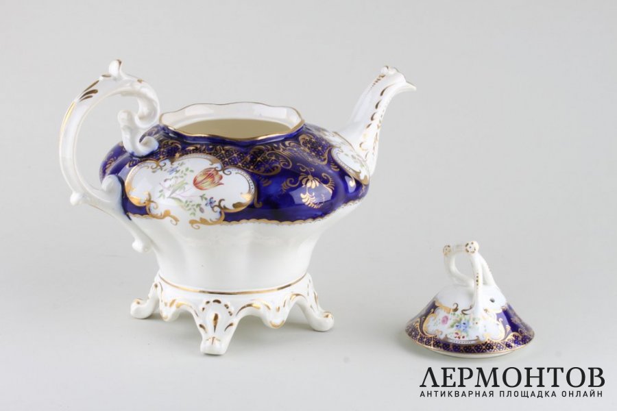 Чайник. Фарфор, кобальт. Англия. XIX век.
