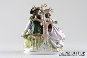 Статуэтка Семья. Фарфор. Фабрика SCHEIBE - ALSBACH. Германия. XX век.