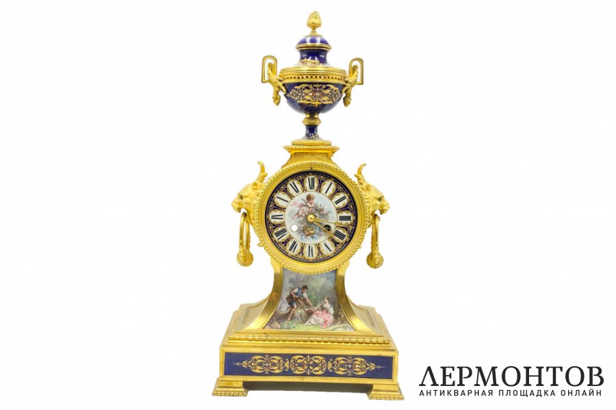 Каминные часы. Франция, Париж, 1860-1880-е гг. Бронза, фарфор, ропись.