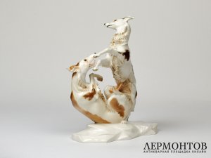 Статуэтка «Играющие борзые». Фарфор, Hutschenreuther, Германия, 1938–1955 годы