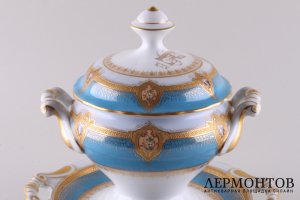 Соусник с изображениями птиц. Фарфор, роспись. Российская империя, завод Кузнецова