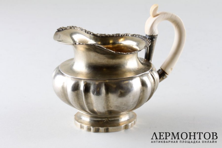 Молочник из серебра 84 пробы. Россия, Москва, 1840 год. 
