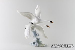 Статуэтка Лебеди. Фарфор.  Hutschenreuther, Германия, H. Achtziger, 1950-е гг.