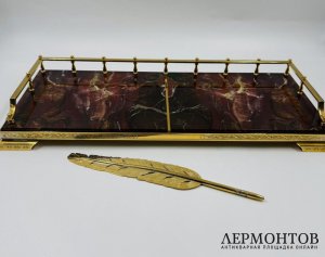 Письменный прибор «Театральный». Яшма, латунь, золочение, Россия, 2004 год