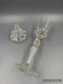 Кубок с крышкой «Цветы». Хрусталь, гутная пластика, Европа, 1860–1880 годы