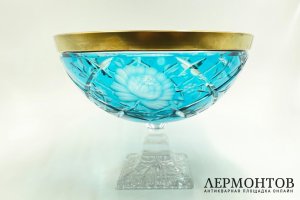 Ваза для фруктов из цветного хрусталя. Германия,  Armstadt, современный предмет.