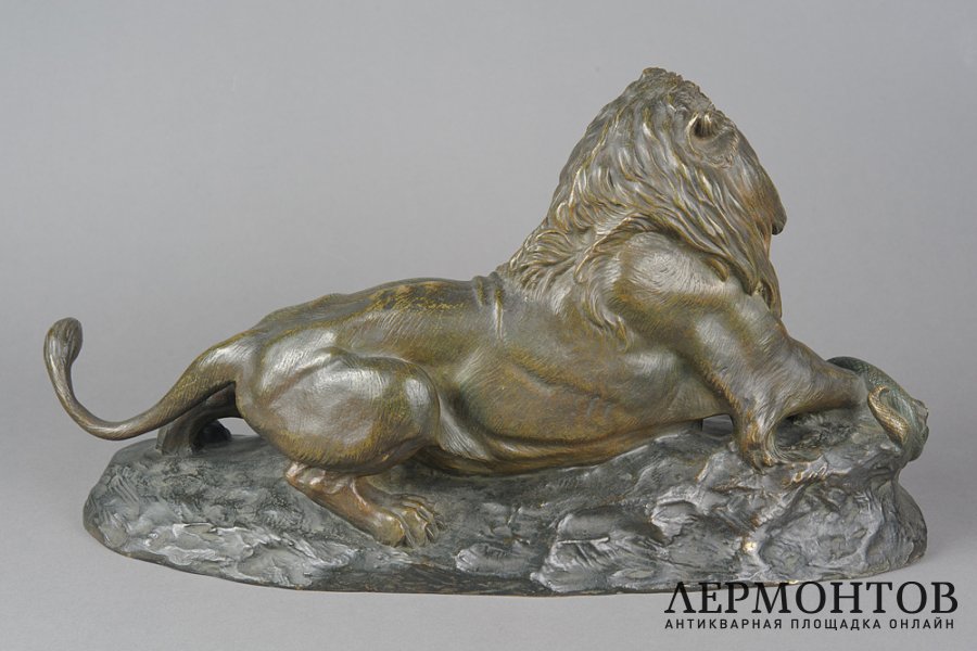 Скульптура Лев, когтящий змею. Франция, авт. мод. C Masson, конец 19 века. Бронза. 