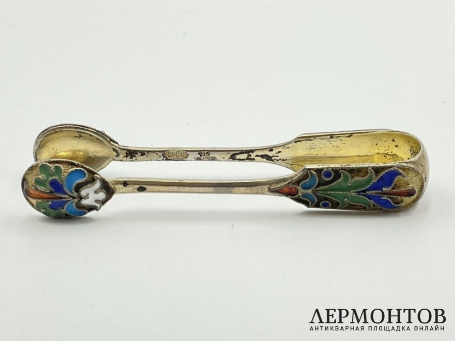 Миниатюрные щипцы. Россия, Любавин, 1900-е гг. Серебро 84 пробы, эмаль.