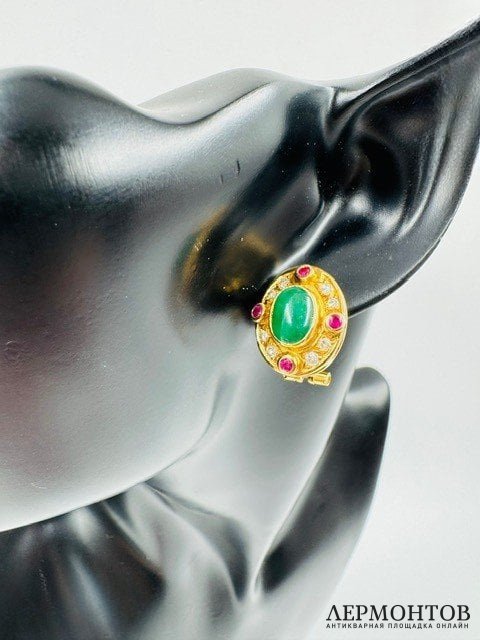 Серьги с изумрудами, сапфирами и бриллиантами. Золото 750 пробы, Западная Европа, 1-я половина 20 века