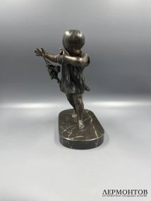 Скульптура «Девочка с Арлекином» в стиле ар-деко. Шпиатр, Франция, 1920–1930 годы