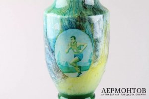 Кубок ваза Бег. СССР, 1950-1960-е гг. Стекло, латунь, полихромная печать.