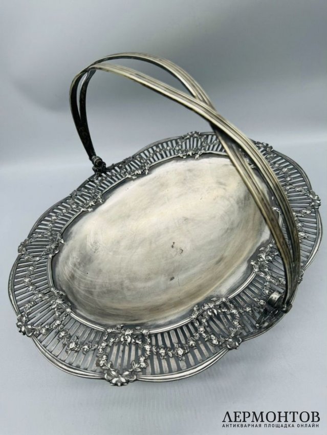Ваза-конфетница с цветочными гирляндами. Металл, серебрение, Meriden Silver Plate, США, конец 19 века