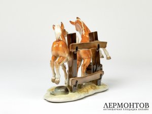 Статуэтка «Резвящиеся жеребята». Фарфор, Lorenz Hutschenreuther, Германия, 1970–1985 годы