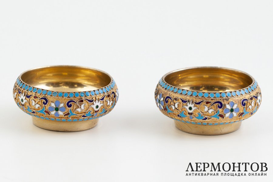 Парные солонки. Российская Империя, мастер В. Андреев, 1899-1908 гг. Серебро 84 эмаль