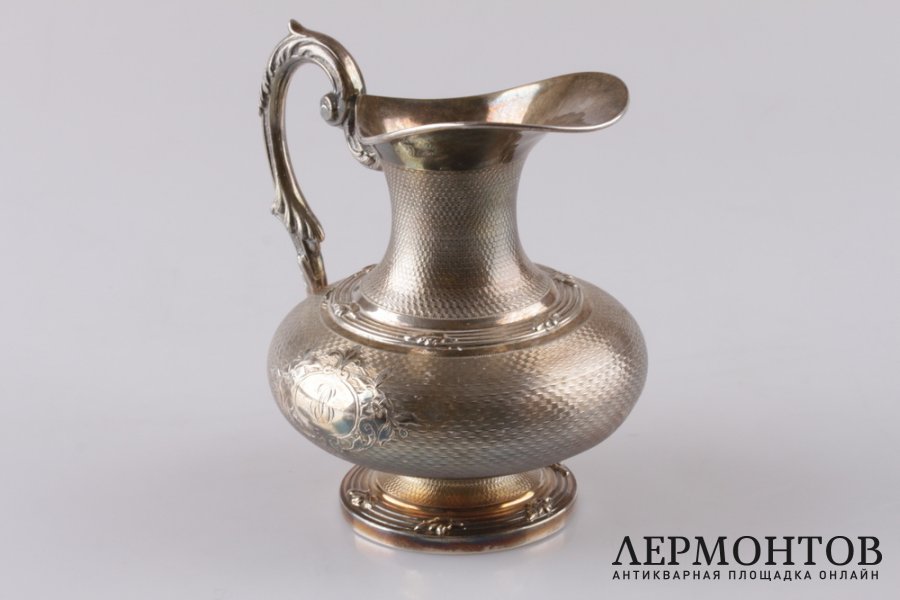 Молочник  Chauchefoin в технике гильоше. Серебро 950 пробы. Франция, конец XIX века
