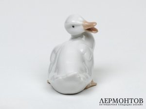 Статуэтка «Утёнок». Фарфор, NAO by Lladró, Испания, 1980-е годы