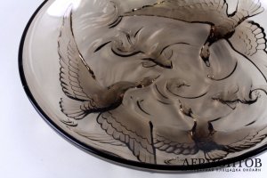 Глубокое блюдо art dеco из коричневого стекла. Verlys. Франция, 1930-е годы