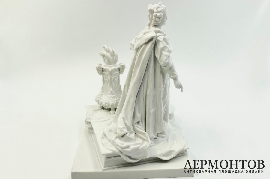 Статуэтка Императрица Екатерина II. Зап. Европа, А. Марсеру, рубеж 19-20 вв. Фарфор. 