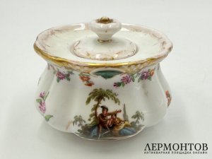Чернильница Галантные сцены. Тюрингия, 18 век. Фарфор, роспись.