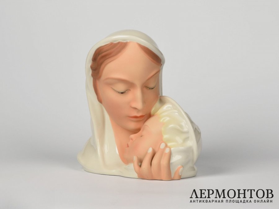Статуэтка «Мадонна с младенцем», бюст. Фарфор, Pirkenhammer, Чехословакия, 1932 год
