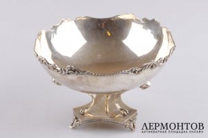 Конфетница на ножках в классическом стиле. Серебро 800 пробы. Италия