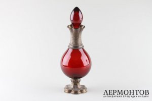 Графин для спиртных напитков с красным стеклом. Лондон, 1874 г. Серебро 950 пробы.