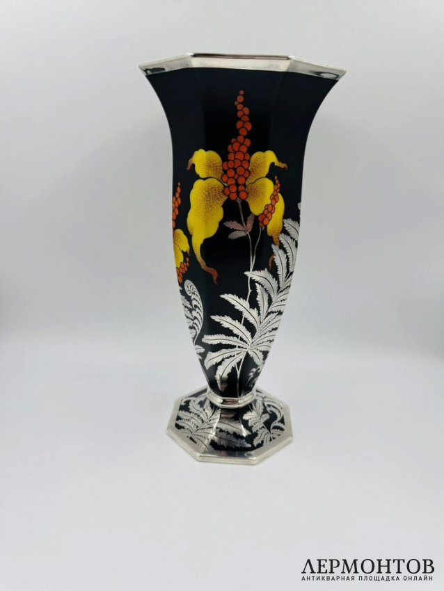Ваза для цветов в технике silver overlay. Фарфор, серебро, Rosenthal, Германия, 1950–1970 годы