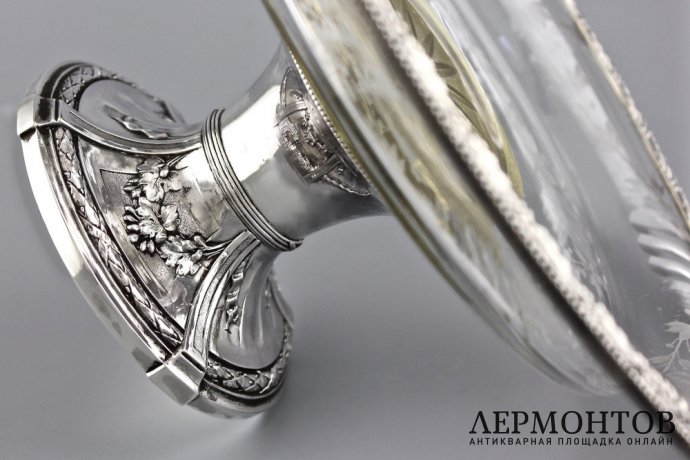 Ваза на ножке в стиле ампир. Серебро 950 пробы, стекло. Франция, XIX в.
