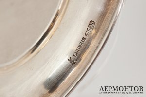 Медовница. Германия, фирма Gebruder Kuhn, 2 половина 20 в. Серебро 925 пробы, литье.