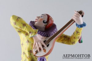 Статуэтка Пьеро с мандолиной. Серенада. Фарфор. Hutschenreuther, Германия, 1920-е гг.