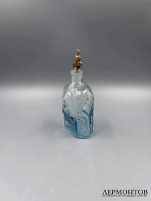 Флакон для духов с пробкой. Цветное прессованное стекло, 1890–1910 годы
