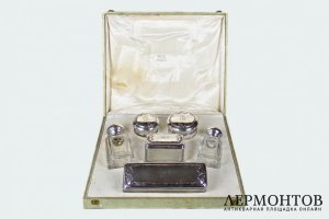Туалетный дамский гарнитур. Серебро 950 пробы, стекло, V. Boivin, Франция, 19–20 вв.