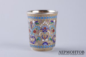 Стопка с полихромной эмалью по скани. Серебро 84 пробы. Москва, Россия, 1899-1908 гг.