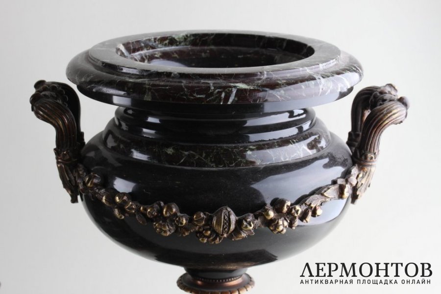 Часы каминные с фигурой орла. Германия, первая половина ХХ века.
