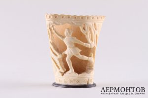 Карандашница Фигуристка. Кость, рог. СССР, 1950е-60е гг.
