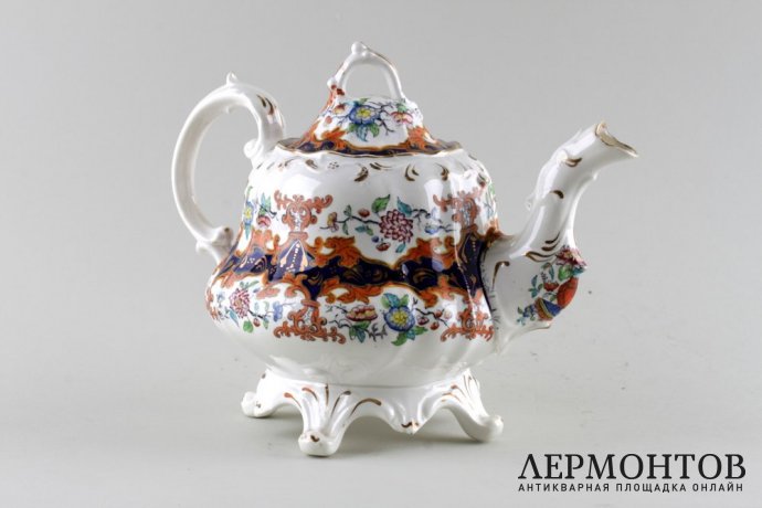 Чайник с барочным декором. Фарфор, роспись. Англия, вторая половина XIX в.