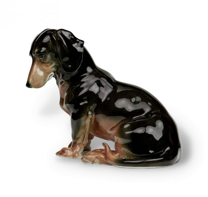 Статуэтка «Сидящая такса». Фарфор, Karl Ens, Германия, 1919–1940 годы