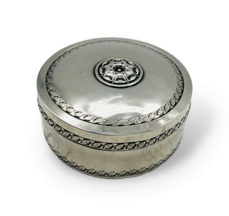 Коробочка. Серебро 84 пробы, П. Американцев, Россия, 1908–1917 годы