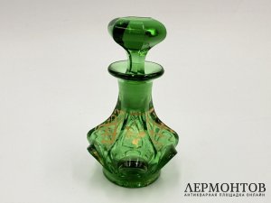Флакон для духов. Богемия, 19 век. Урановое стекло, роспись золотом.