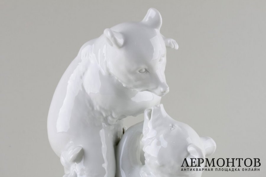 Статуэтка Молодые играющие медведи. Фарфор.  Meissen, Германия, Alexander Struck.