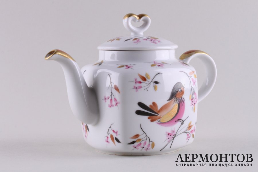 Чайник Весенняя птица. Фарфор, роспись. Автор Л.И. Григорьева. СССР, ЛФЗ, 1970-80е
