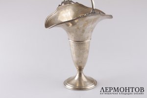 Высокая ваза с ручкой. Серебро 925 пробы. США, конец XIX века.