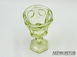 Бокал. Россия, заводы Мальцовых, 19 век. Урановое стекло.