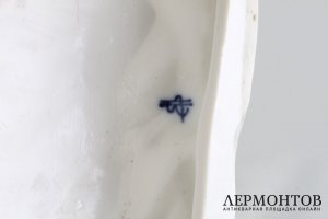 Скульптура Медведица с медвежатами. Фарфор, роспись. Германия, Фолькштедт, 1900-1930-
